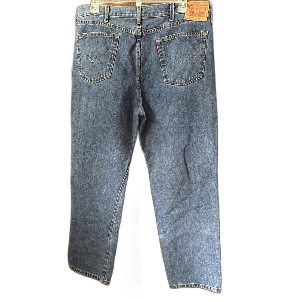 Levis 550 Jeans Mens 40 x 32 100% Cotton Blue Straight Leg Med Wash Red tab